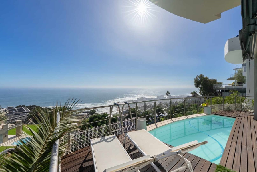 8 Bedroom Property for Sale in Bantry Bay Western Cape